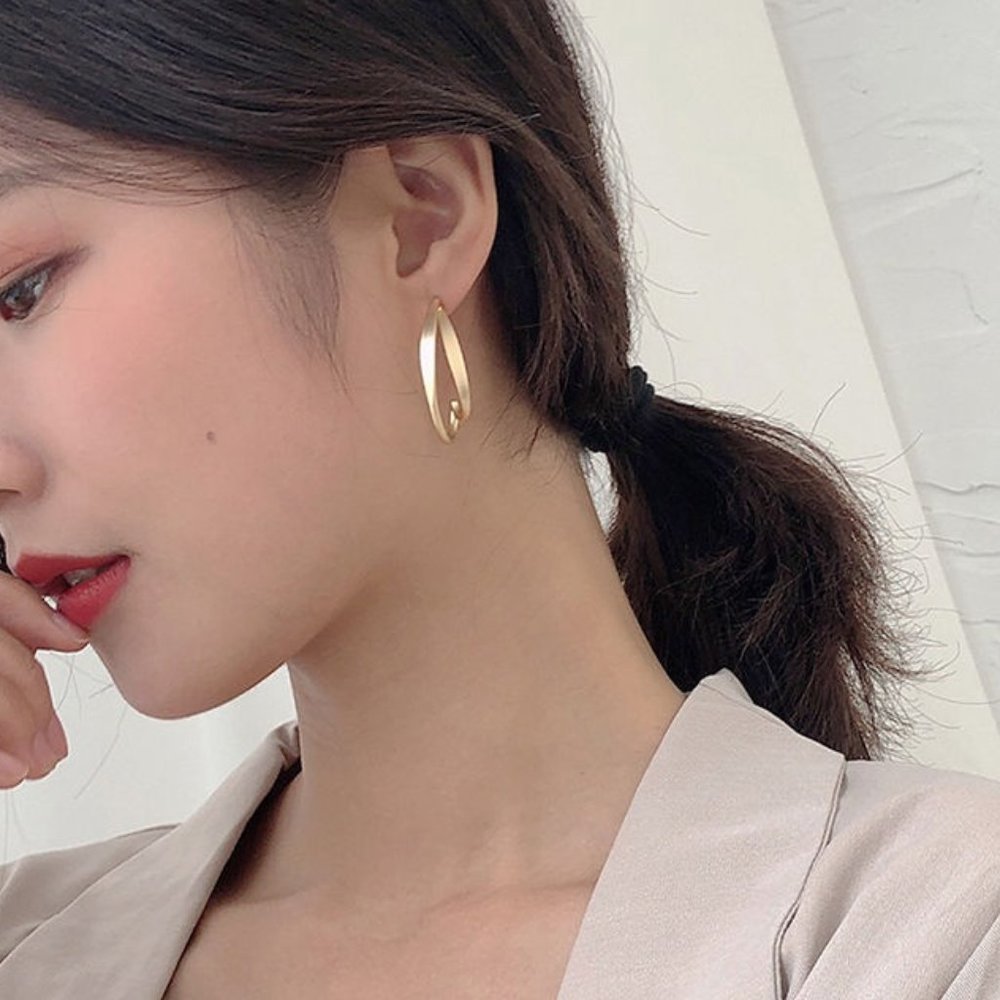 Modern Curve Hoop Earrings - Picture 9 of 13